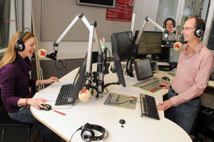 John, Horst und Sarah im Radio Hamburg-Studio